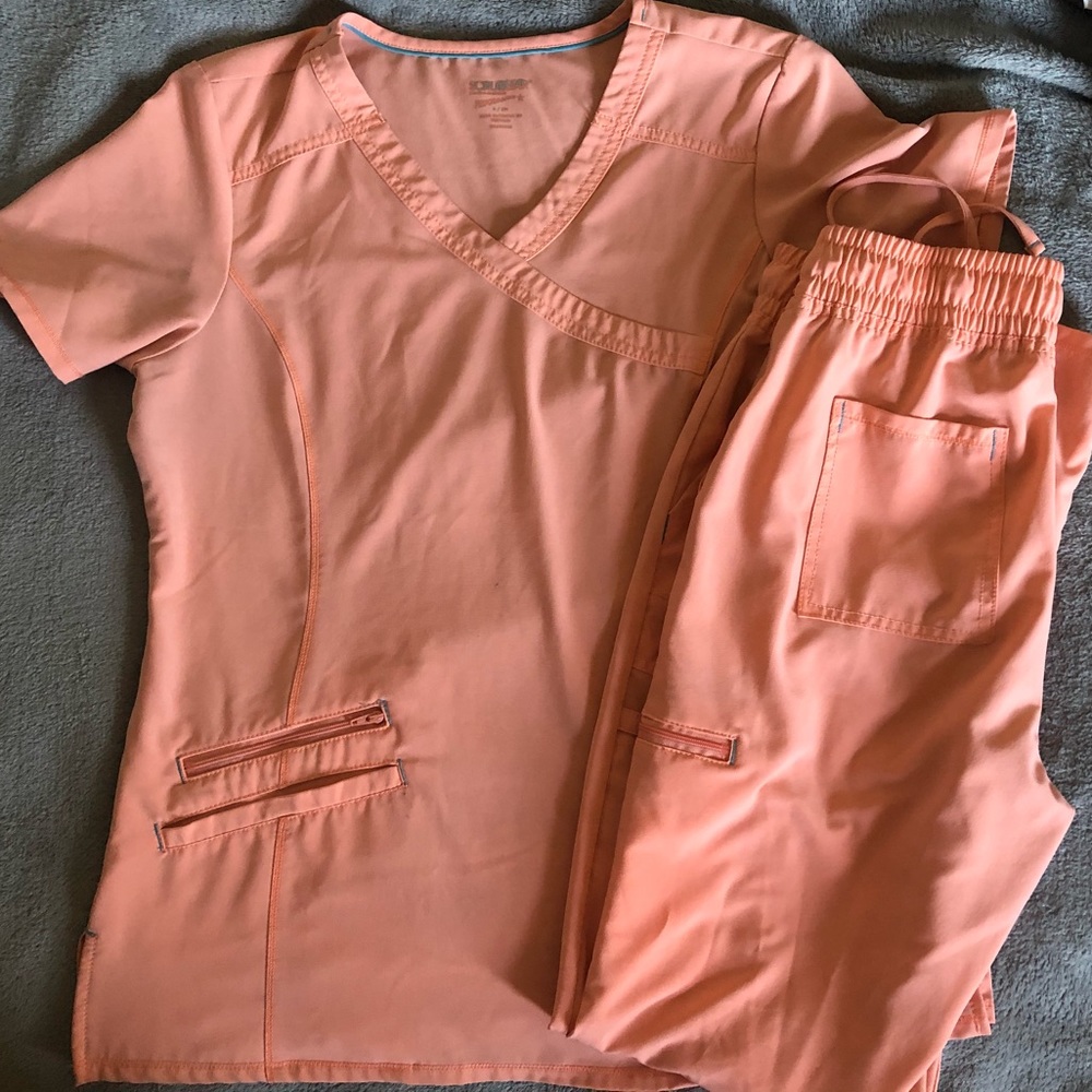 Peach Scrub set